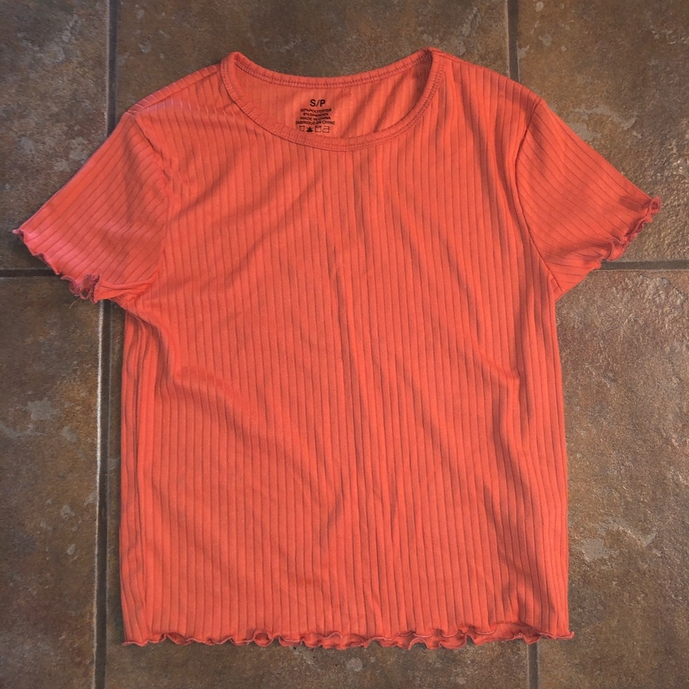 ORANGE T-SHIRT
